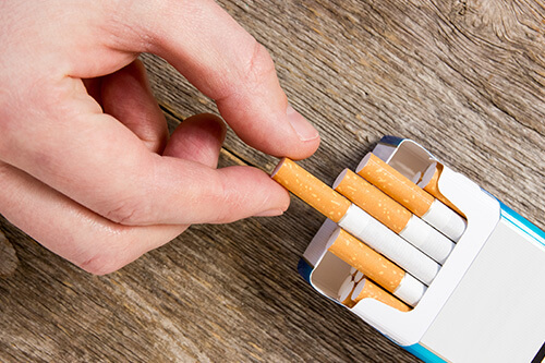 喫煙は歯周病悪化に繋がる最大の要因
